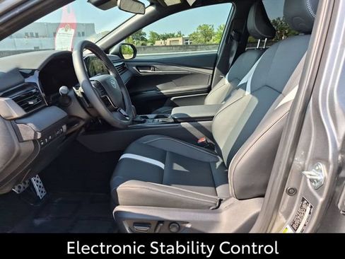 Certified 2025 Toyota Camry SE FWD image 13