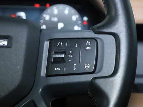 Used 2025 Land Rover Defender 110 X-Dynamic SE AWD/4WD image 23