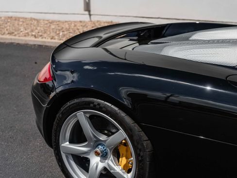 Used 2005 Porsche Carrera GT RWD image 18