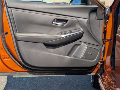 Used 2024 Nissan Sentra SR w/ SR Premium Package image 11