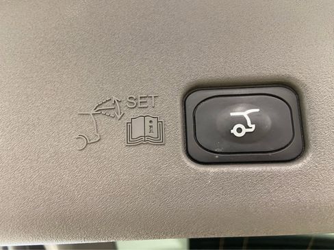 Used 2024 Lincoln Nautilus Premier w/ Equipment Group 102A image 12