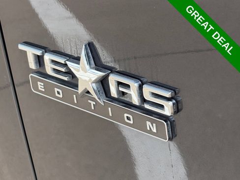 Used 2021 Chevrolet Suburban Premier w/ Texas Edition RWD image 13