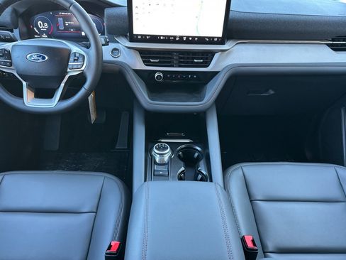 New 2025 Ford Explorer Active w/ Active Comfort Package image 13