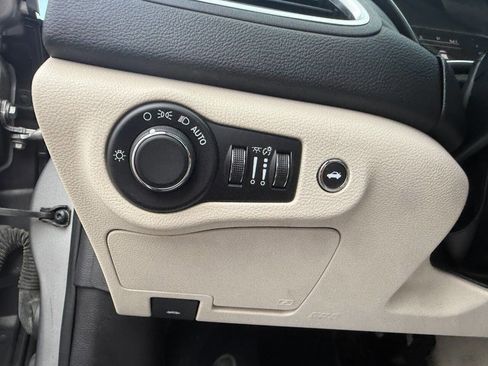 Used 2015 Chrysler 200 Limited w/ Convenience Group FWD image 14