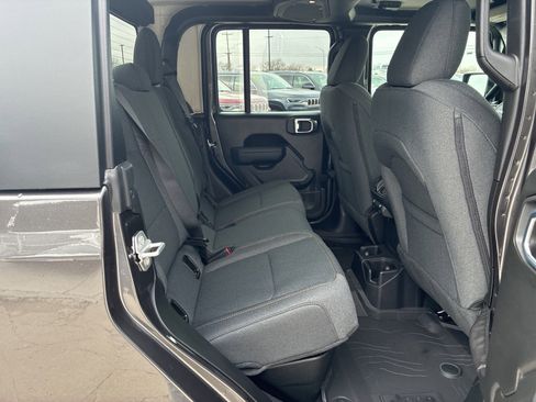 New 2026 Jeep Gladiator Sport image 18