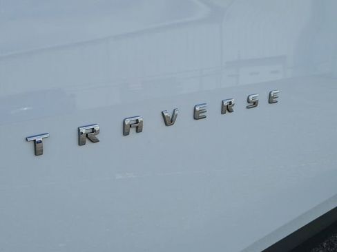 Certified 2023 Chevrolet Traverse LT FWD image 7