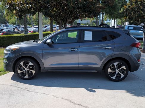 Used 2016 Hyundai Tucson Limited w/ Option Group 03 FWD image 7