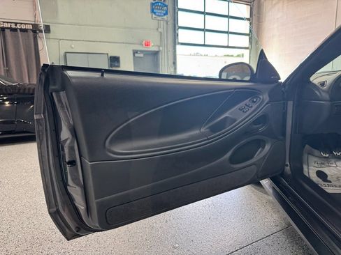 Used 2003 Ford Mustang Mach 1 RWD image 9