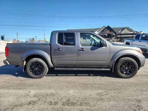 Used 2020 Nissan Frontier SV w/ Midnight Edition Floor Mats image 7