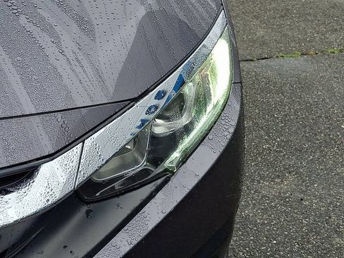 Used 2018 Honda Civic EX image 17