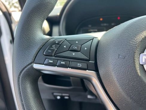 Used 2023 Nissan Kicks SV FWD image 13