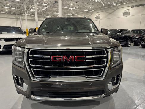 Used 2021 GMC Yukon SLT w/ SLT Luxury Plus Package image 2