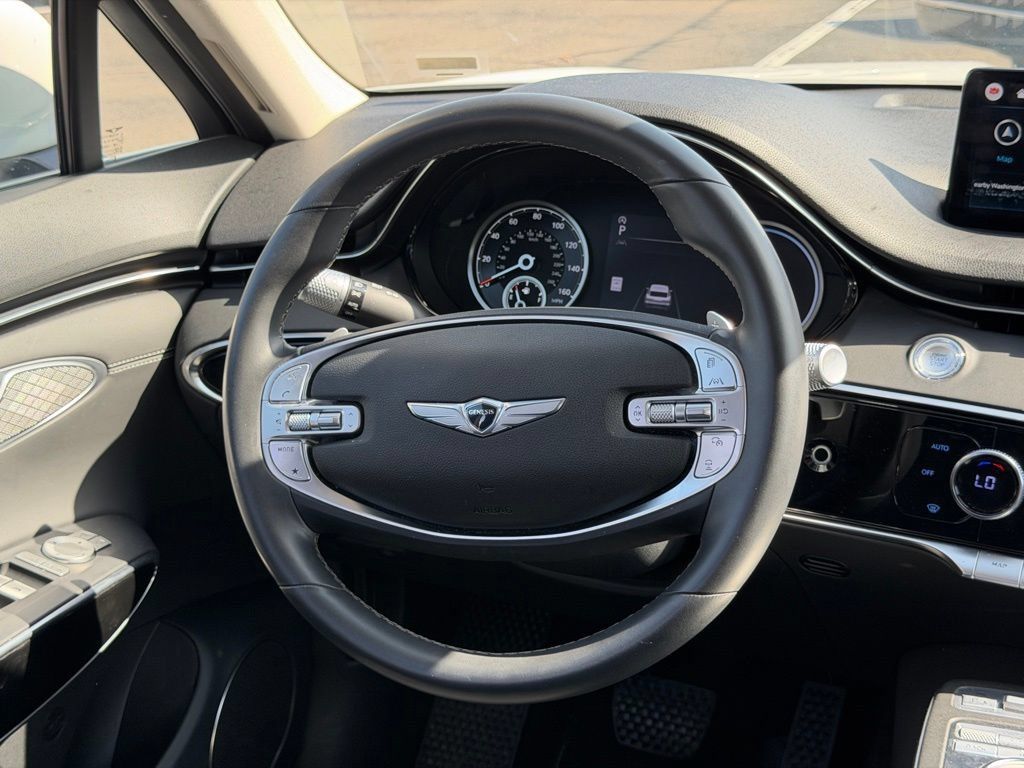 Used 2025 Genesis GV70 2.5T AWD/4WD image 12