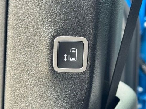 New 2026 Chrysler Pacifica Select FWD image 33