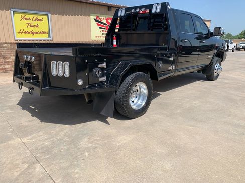 Used 2022 RAM 3500 Laramie AWD/4WD image 2