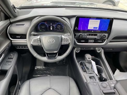 New 2026 Toyota Grand Highlander AWD Hybrid image 9