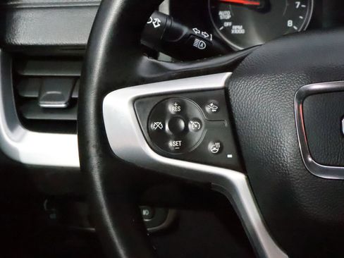 Used 2024 GMC Terrain SLT image 46