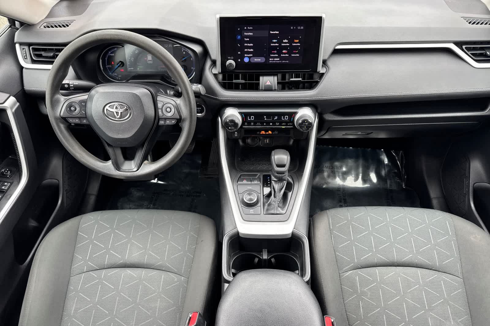 Used 2023 Toyota RAV4 XLE AWD/4WD image 3