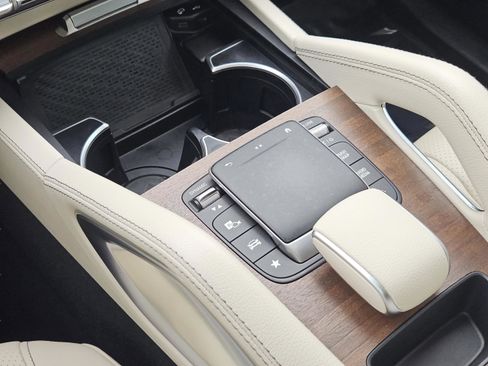 Used 2021 Mercedes-Benz GLE 350 4MATIC image 12