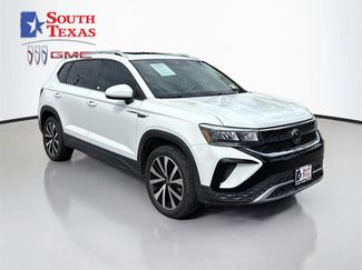 Used 2023 Volkswagen Taos SE w/ Panoramic Sunroof Package FWD video 1