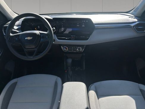 Used 2025 Chevrolet TrailBlazer LT AWD/4WD image 12