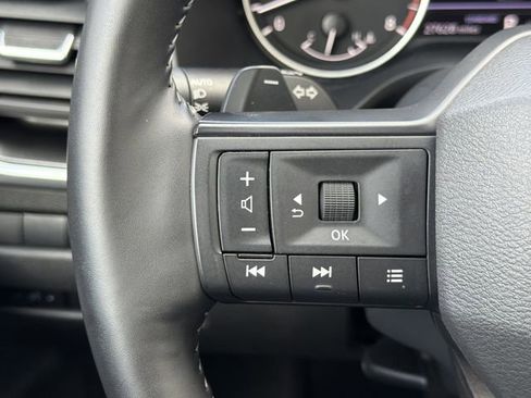 Certified 2025 Nissan Rogue SV image 13