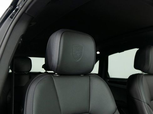 Certified 2026 Porsche Macan AWD/4WD image 35