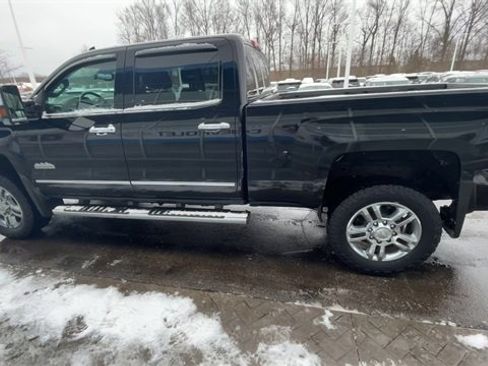 Certified 2019 Chevrolet Silverado 2500 High Country w/ Duramax Plus Package image 9