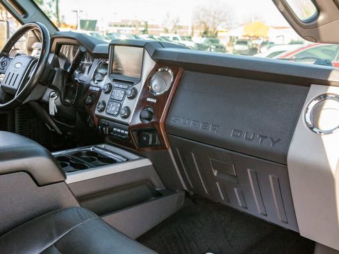 Used 2015 Ford F250 Lariat w/ Chrome Package image 8