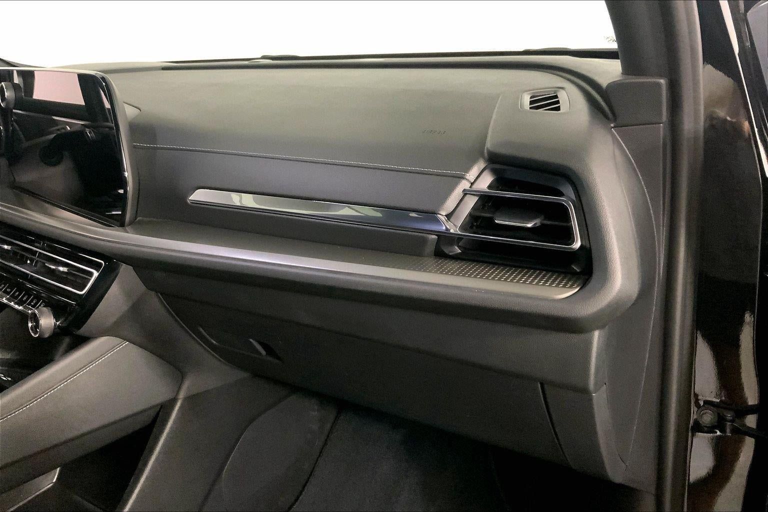 Used 2026 Chevrolet Traverse LT w/ Driver Confidence Package FWD image 16