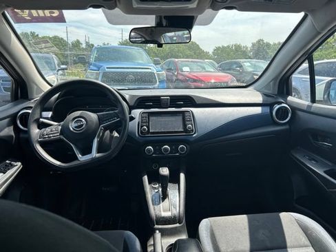 Used 2023 Nissan Versa SV FWD image 5
