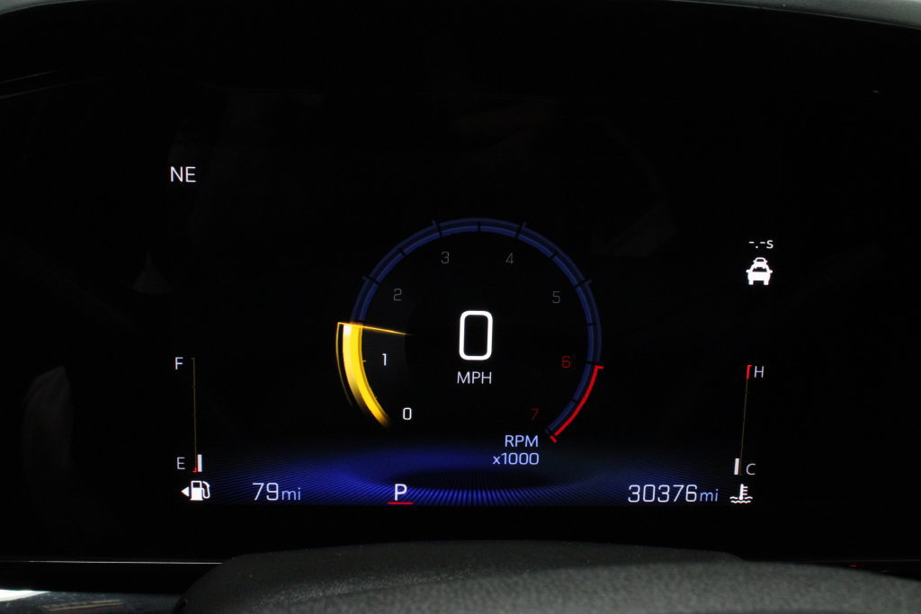 Used 2025 Chevrolet Trax RS w/ Driver Confidence Package FWD image 27