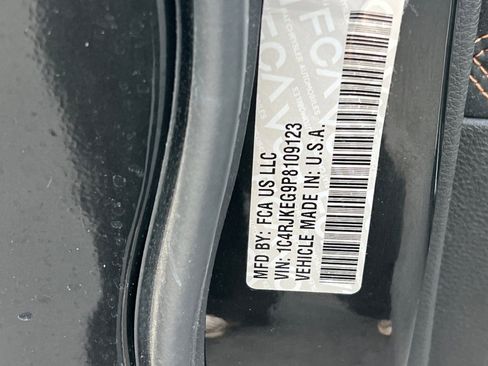 Used 2023 Jeep Grand Cherokee L Summit w/ Advanced Protech Group IV image 31