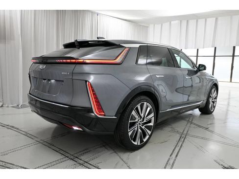 Used 2023 Cadillac Lyriq 2WD image 7