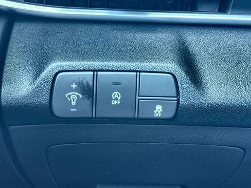 New 2026 Hyundai Elantra SE w/ Cargo Package FWD image 17