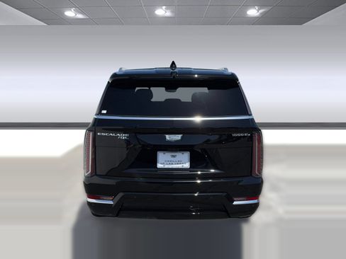 New 2026 Cadillac Escalade IQ Luxury 1 w/ LPO, Floor Liner Package AWD/4WD image 9