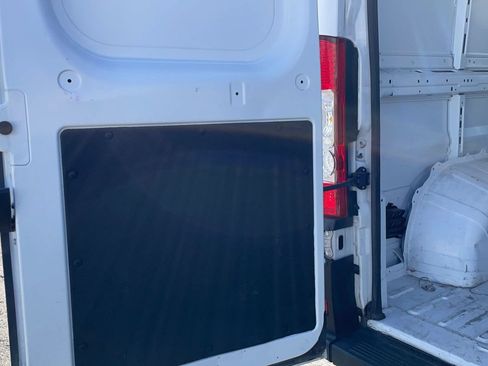 Used 2025 RAM ProMaster 2500 w/ Convenience Group FWD image 32