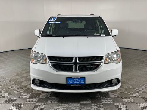 Used 2017 Dodge Grand Caravan SXT FWD image 18