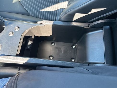 Used 2020 Toyota Camry SE image 29