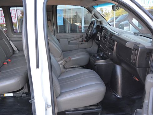 Used 2017 Chevrolet Express 3500 LS image 13