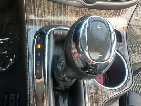 Used 2015 Chevrolet Malibu LT FWD image 23