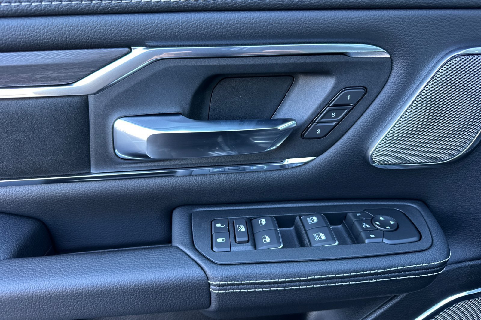 New 2027 RAM 1500 Laramie AWD/4WD image 11