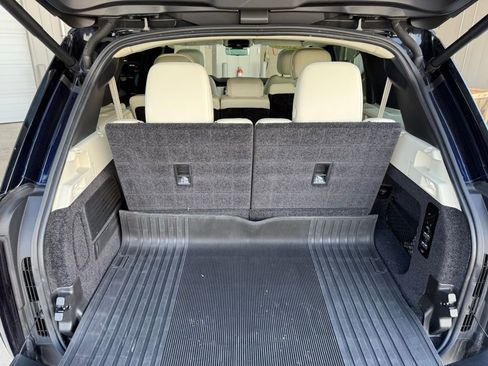 Used 2023 Land Rover Range Rover Long Wheelbase SE image 16