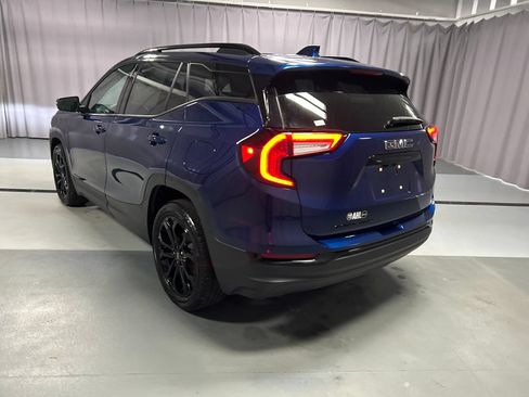 Used 2022 GMC Terrain SLT w/ Elevation Edition FWD image 5