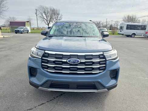 Used 2025 Ford Explorer Active image 3