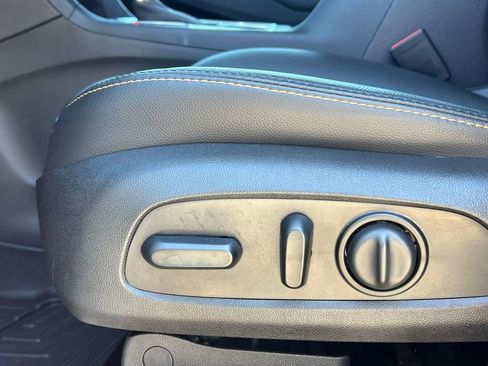 Used 2019 Chevrolet Equinox Premier AWD/4WD image 10