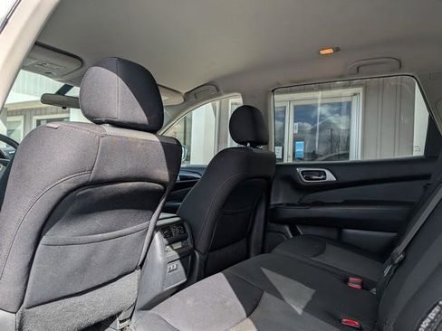 Used 2020 Nissan Pathfinder S image 17