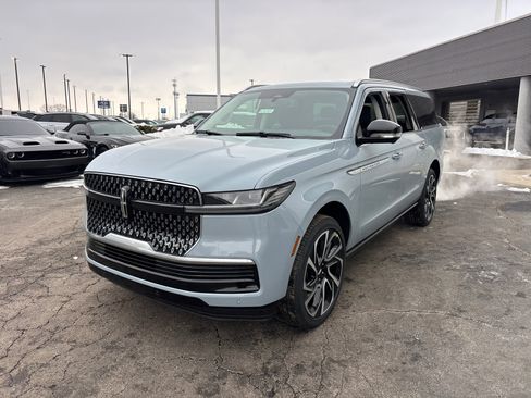 New 2026 Lincoln Navigator L Reserve image 3