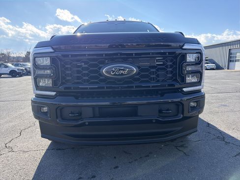 New 2026 Ford F350 Lariat w/ Black Appearance Package AWD/4WD image 9