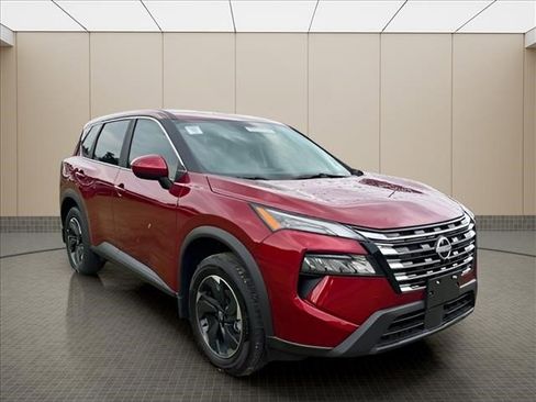 Used 2025 Nissan Rogue SV FWD image 9
